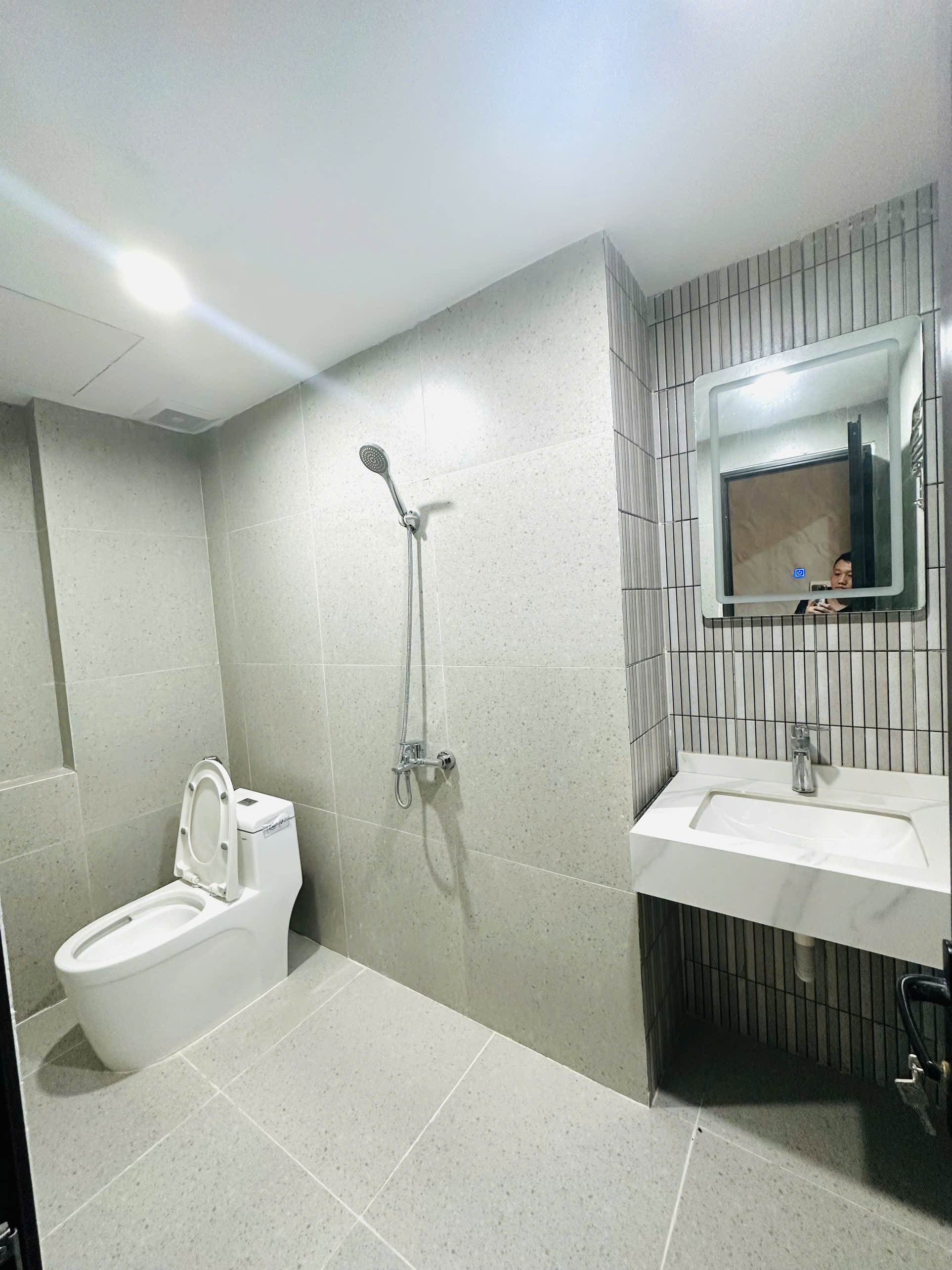 NHÀ ĐẸP FULL NỘI THẤT VỀ Ở LUÔN - HÀNG XÓM HỒ ĐỀN LỪ - HOÀNG MAI